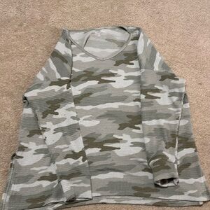 looking to clean my closet it out very comfy just don’t wear it anymore!